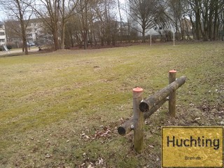 Sportplatz beim Kleingartenverein Hohe-Feld Huchting e.V. Sportplatz beim Kleingartenverein Hohe-Feld Huchting e.V.